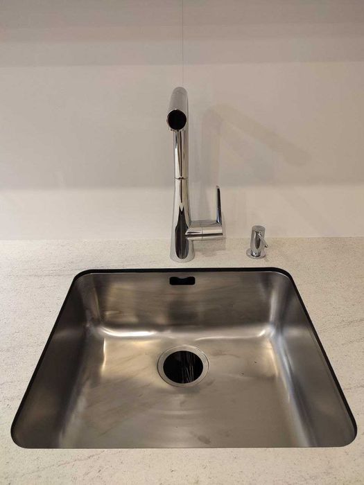 Kuchnie i meble na wymiar, montaż blatów kuchennych HPL