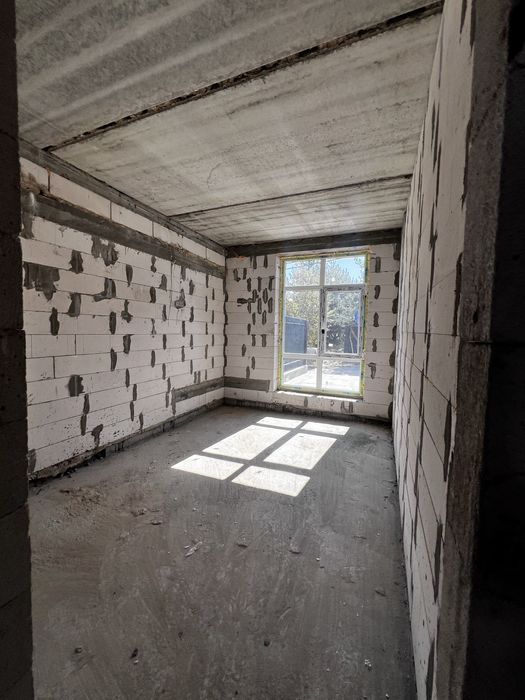 Таунхус, с.Чайки, 98 м2, 2 поверхи, до м. Житлмирська 5 хв