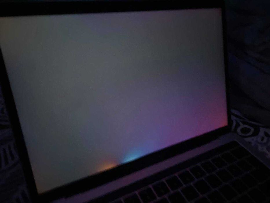 MacBook Pro A1706 (13, 2017) i7 3.3 Ghz