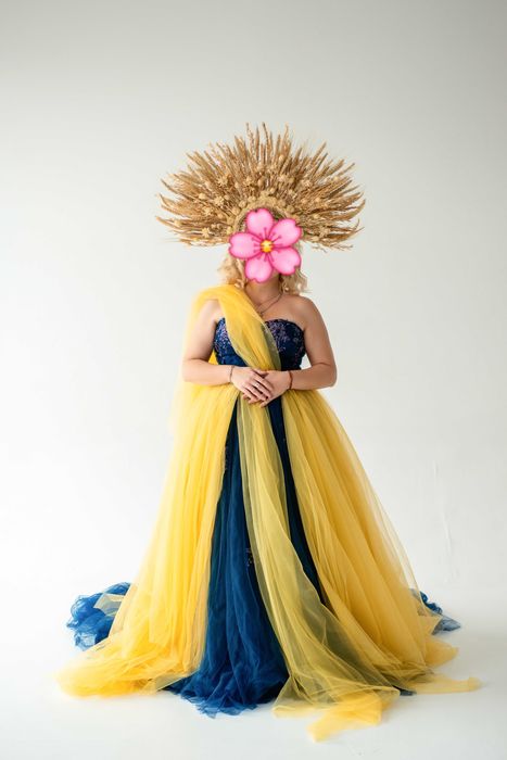 Продам пишну сукню патріотичного кольору