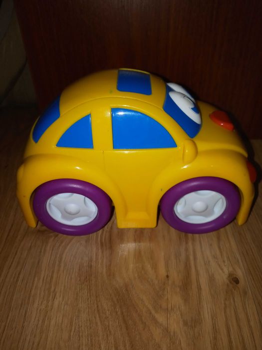 Samochodzik muzyczny marki Smiki