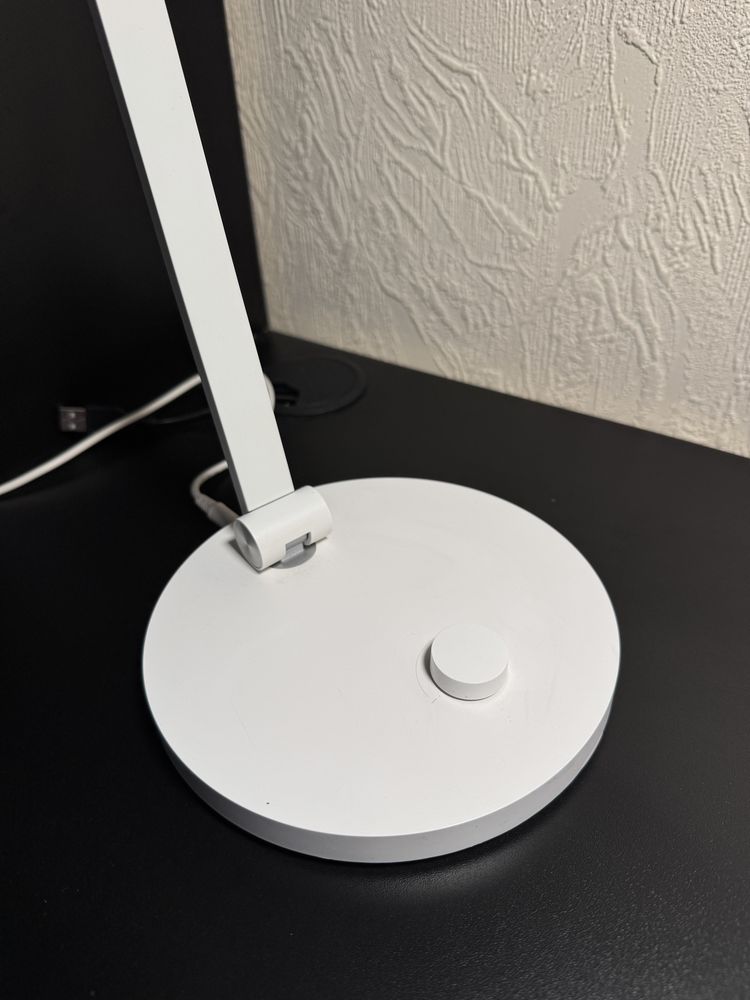 Розумна настільна лампа Xiaomi Mi SmartDesk Lamp Pro