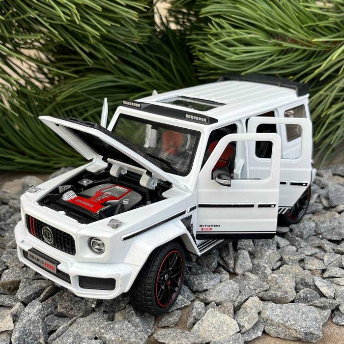 Металева Колекційна модель 1:24 Гелік Brabus з підсвіткою фар, звуком