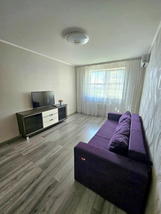 Сдам 2х кімнатну квартиру вул. ВОСКРЕСЕНСЬКА 18Б  жк Паркові озера