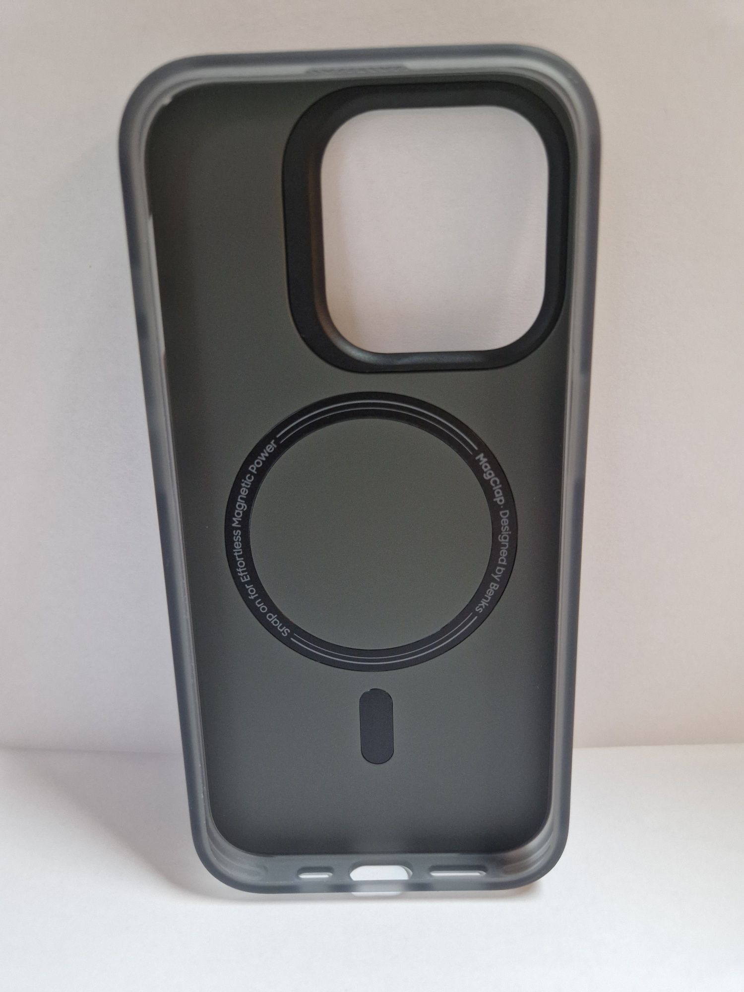 Benks Etui Magnetic Mecha Series do Iphone 15 Pro Max czarny