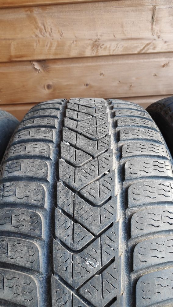 Opony zimowe Pirelli Sottozero 3, 215/60 R16