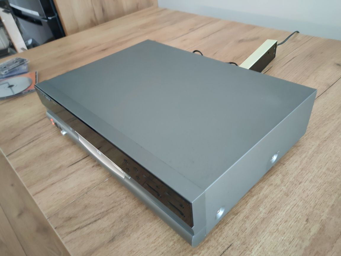 Kompakt Harman Kardon HD755 sprawny w ładnym stanie