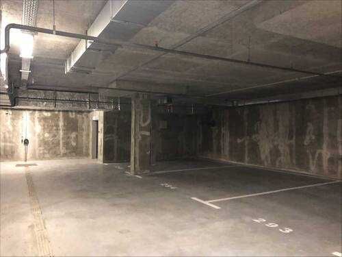 Паркомісце у підземному паркінгу