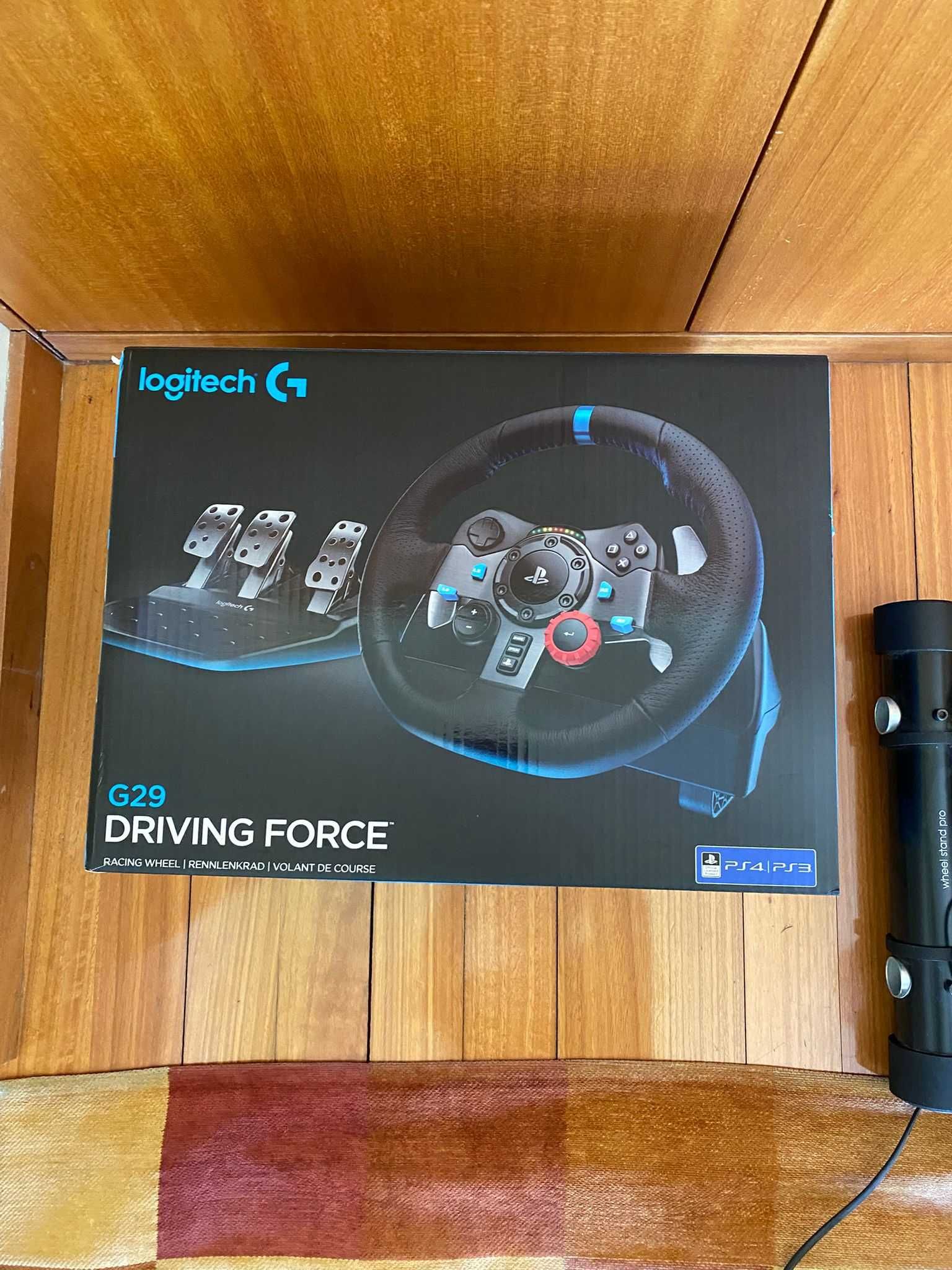 Logitech Volante G29 Driving Force PC/PS3/PS4 com Wheel Stand Pro