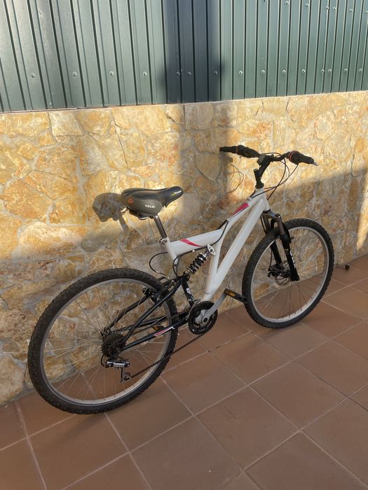 Bicicleta de Montanha GKX com Suspensão Total e Conta-Quilómetros