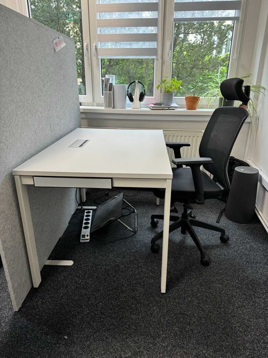 Biurka białe urzadzambiuro.pl