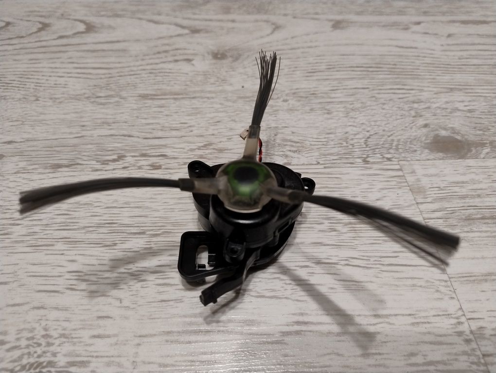 Moduł szczotki bocznej Lewej ,L' ze szczotką Irobot Roomba Combo (50h)
