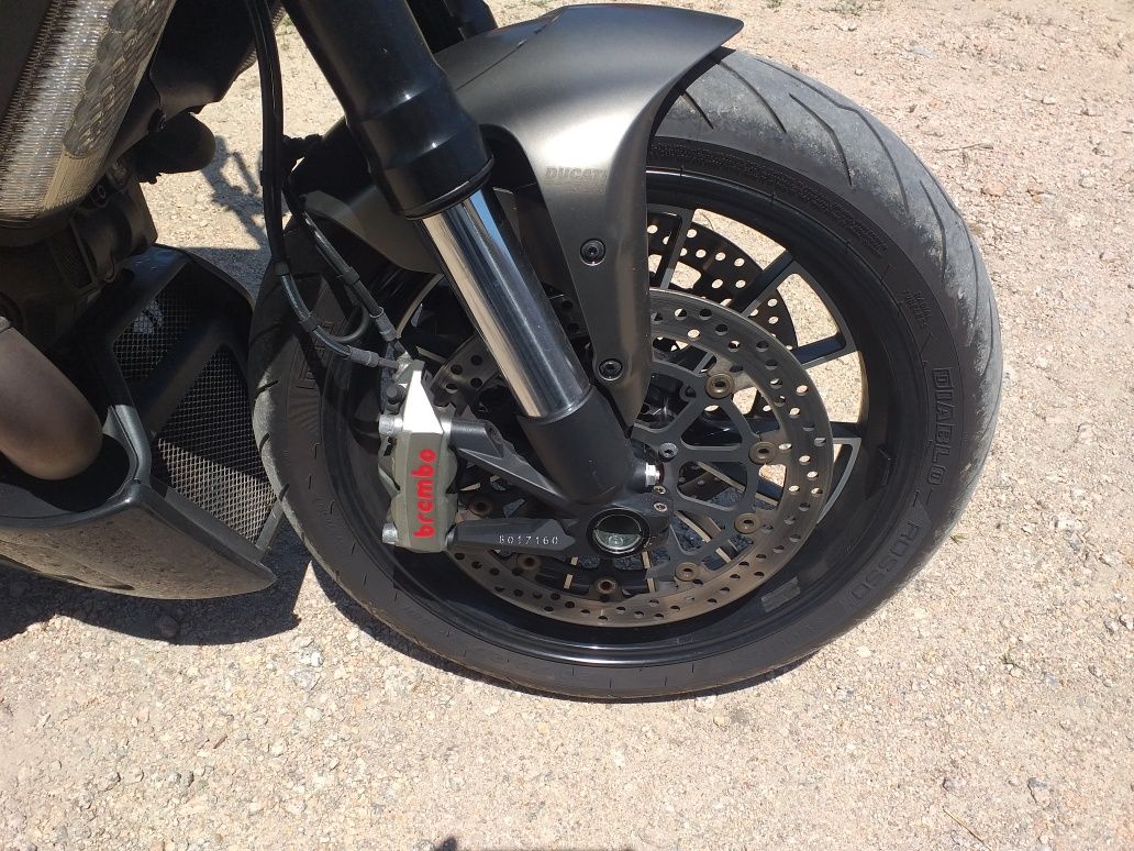 Ducati diavel strada