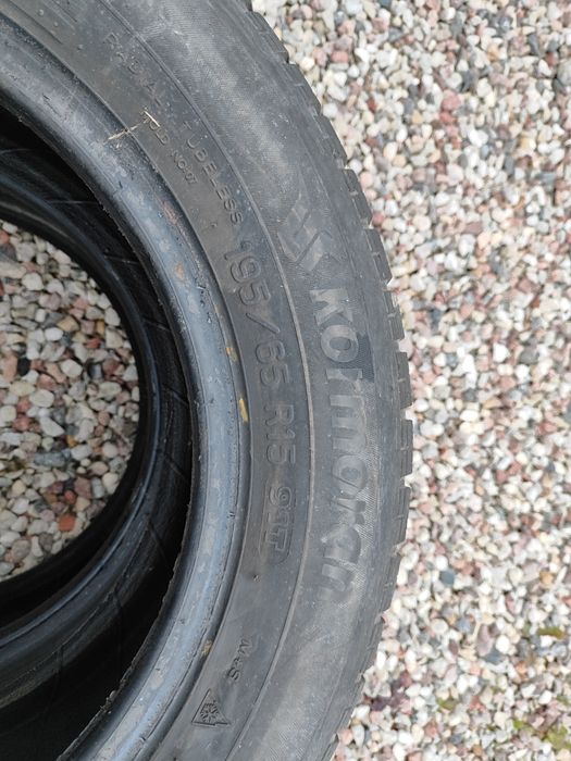 4 opony zimowe 195/65 R15 (200zł za komplet)