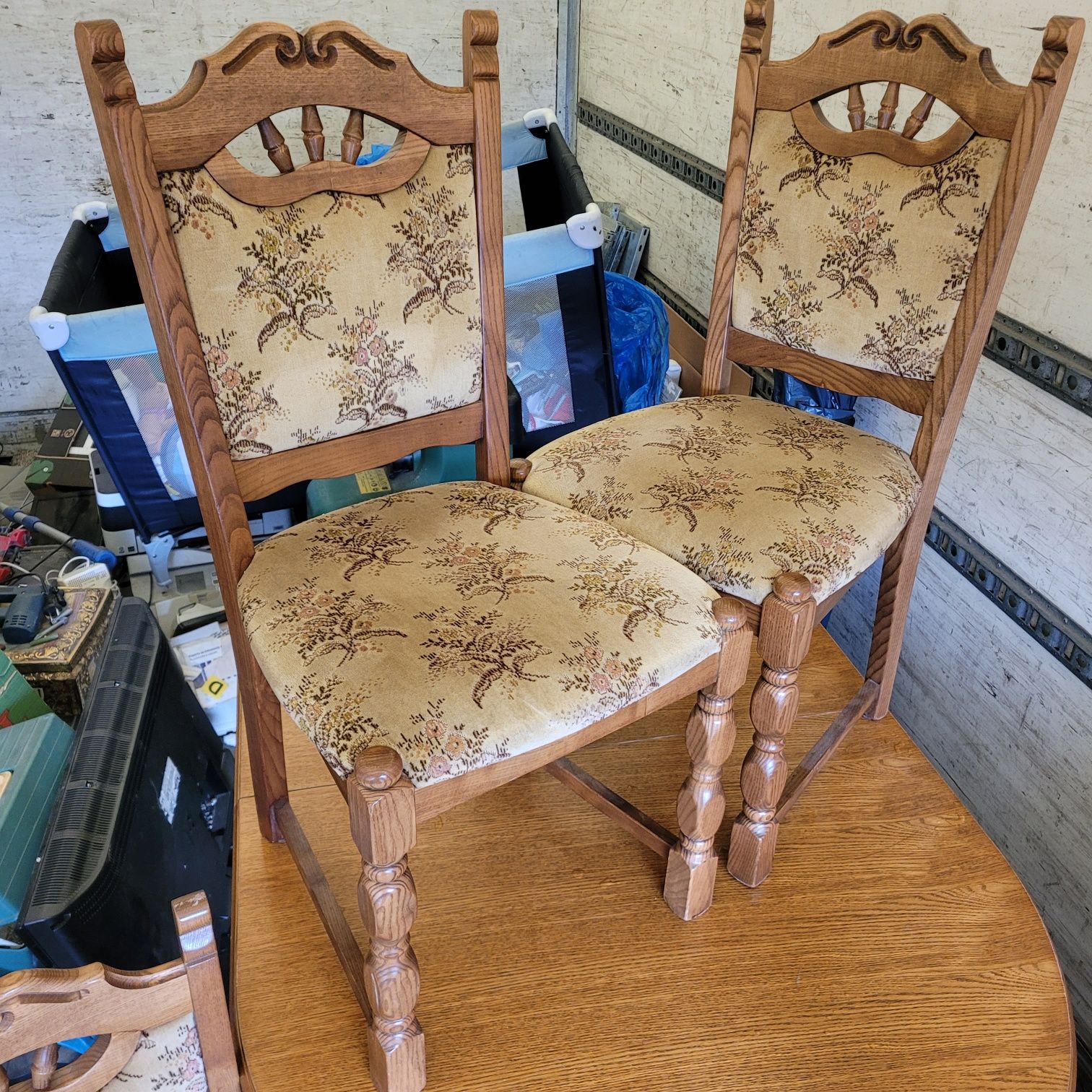 Stół dębowy rozkładany z krzesłami 6szt w idealnym stanie
