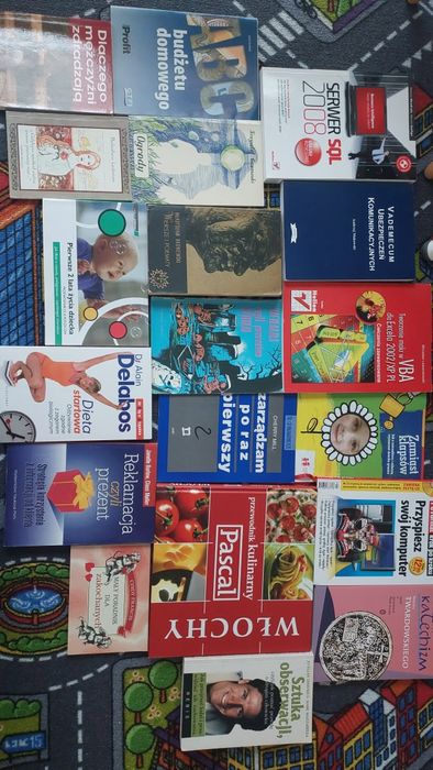 Zestaw różnych książek