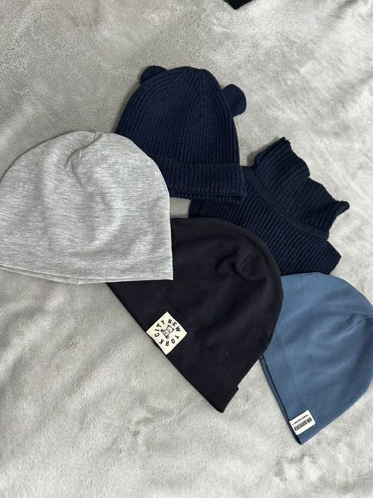 Czapki chłopięce i komin