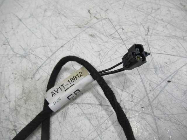 , B-MAX antena dachowa AV1T-18828-AA