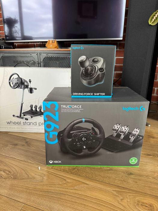 Logitech G923 pedały + skrzynia biegów + gratis stojak Wheel Stand Pro