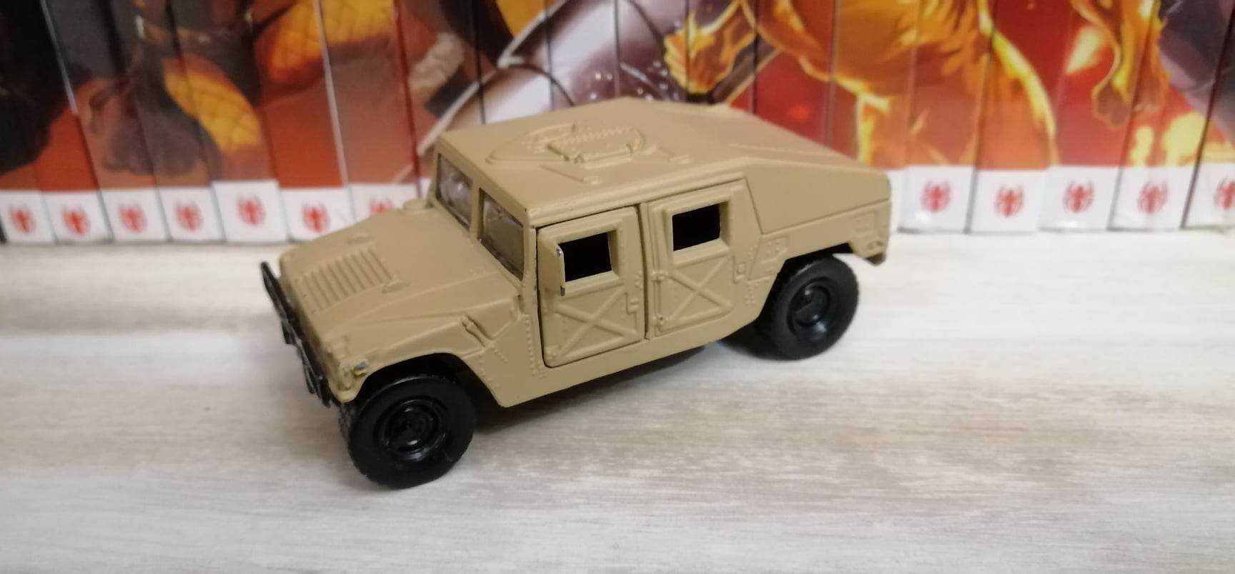 Miniatura Humvee militar escala 1:40 - bom estado