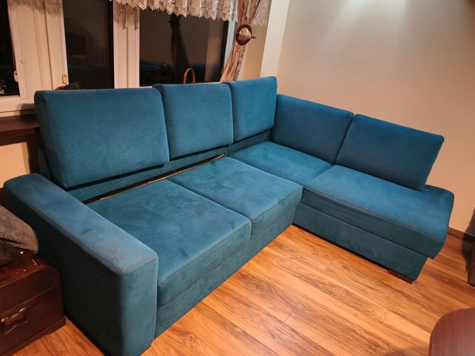 Młody narożnik z funkcją spania codziennego