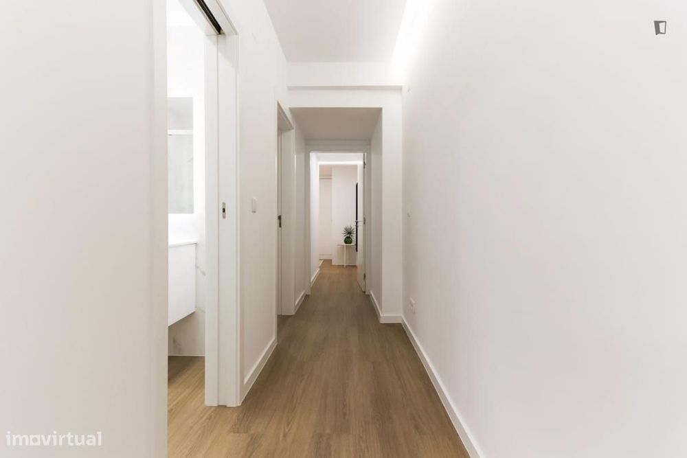 Quarto - localizado em Entrecampos Lisbon