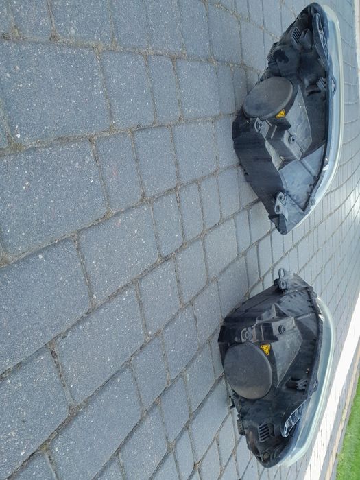 Opel Zafira B lampa przód przednia ksenon skrętny biksenon LEWA PRAWA