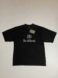 футболка Balenciaga Be Different Tee Black