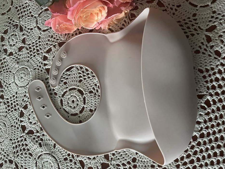 Столик для годування Geoby . В подарунок слюнявчик новенький