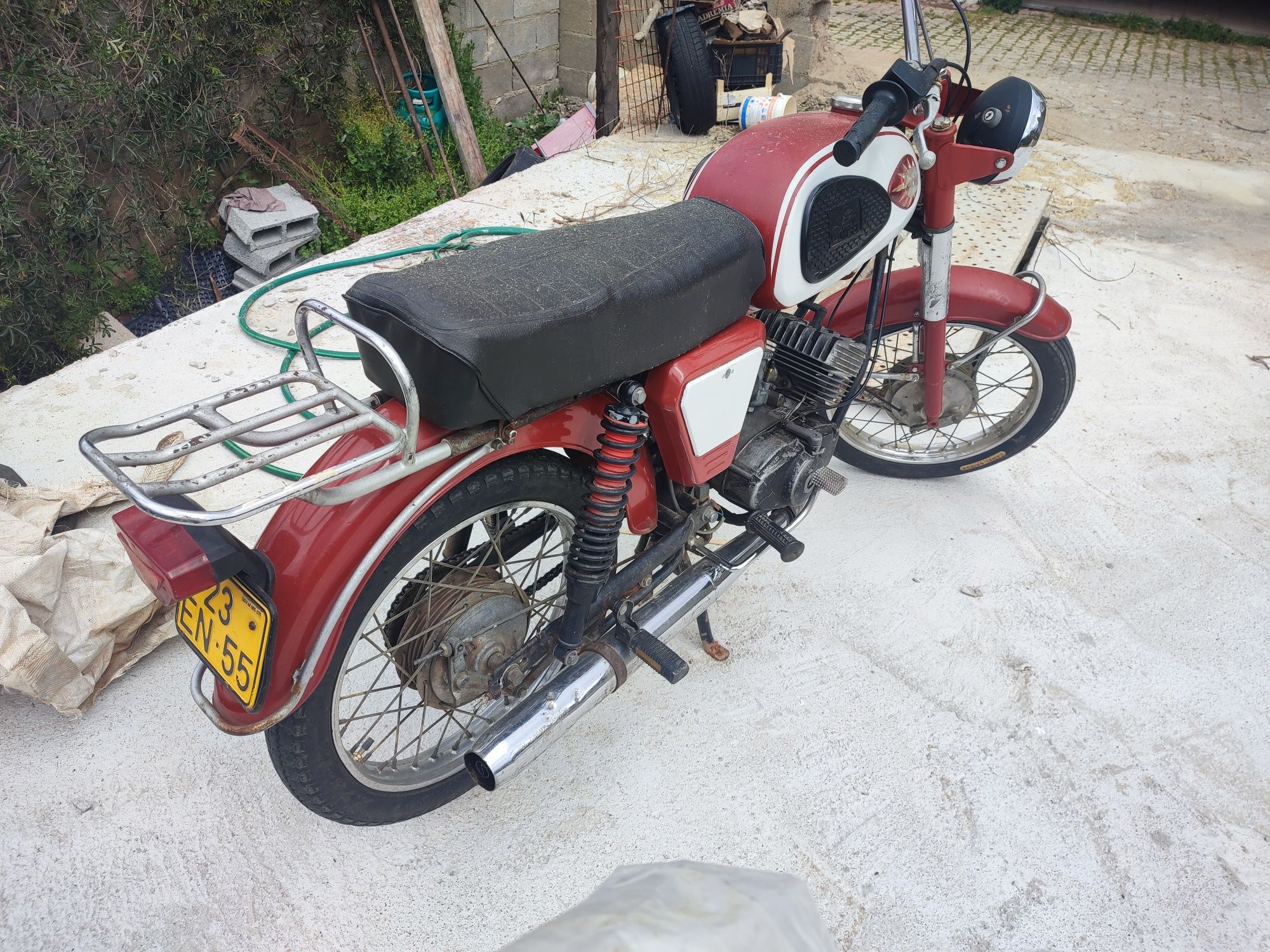 Casal  404 confersil Motorizada