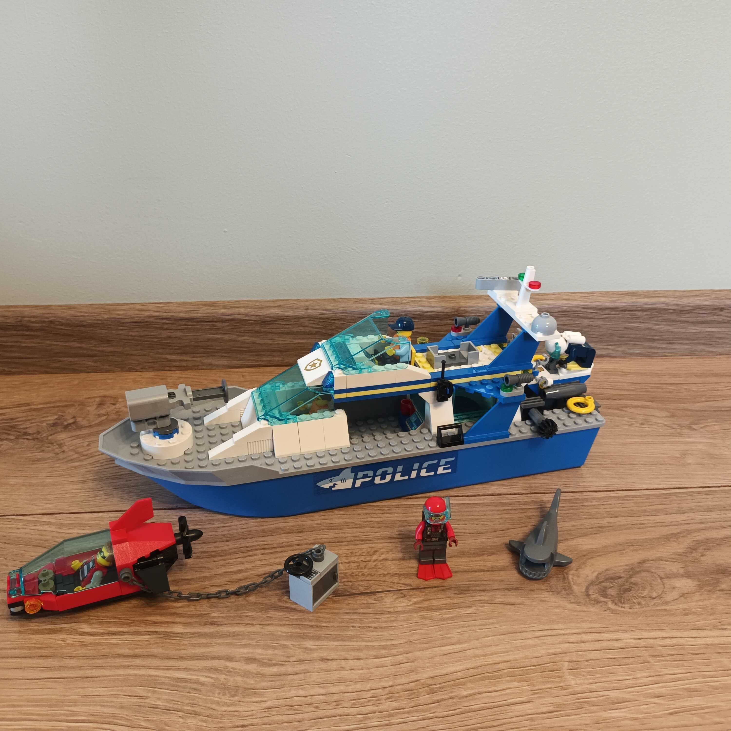 LEGO City 60277 Policyjna łódź patrolowa