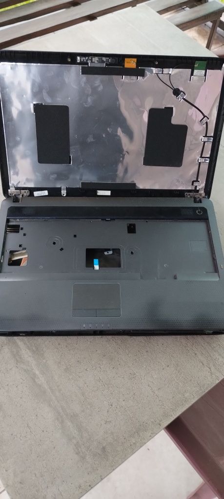 Ноутбук Toshiba, HP и Samsung