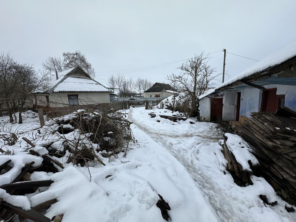 Житловий будинок із зем.діл 8 сот. + город 8 сот.