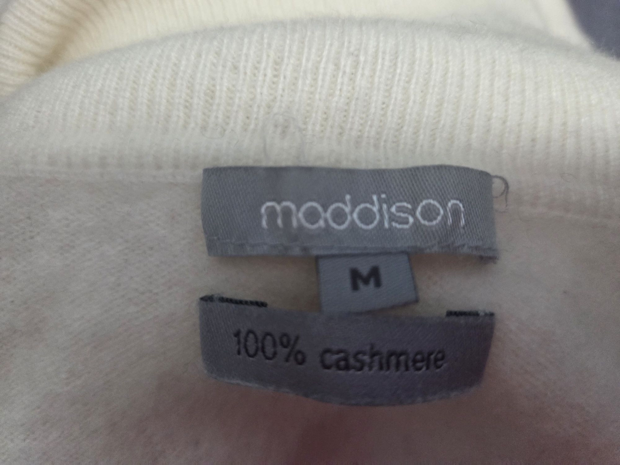 Светр , гольф кашеміровий Maddison p.M