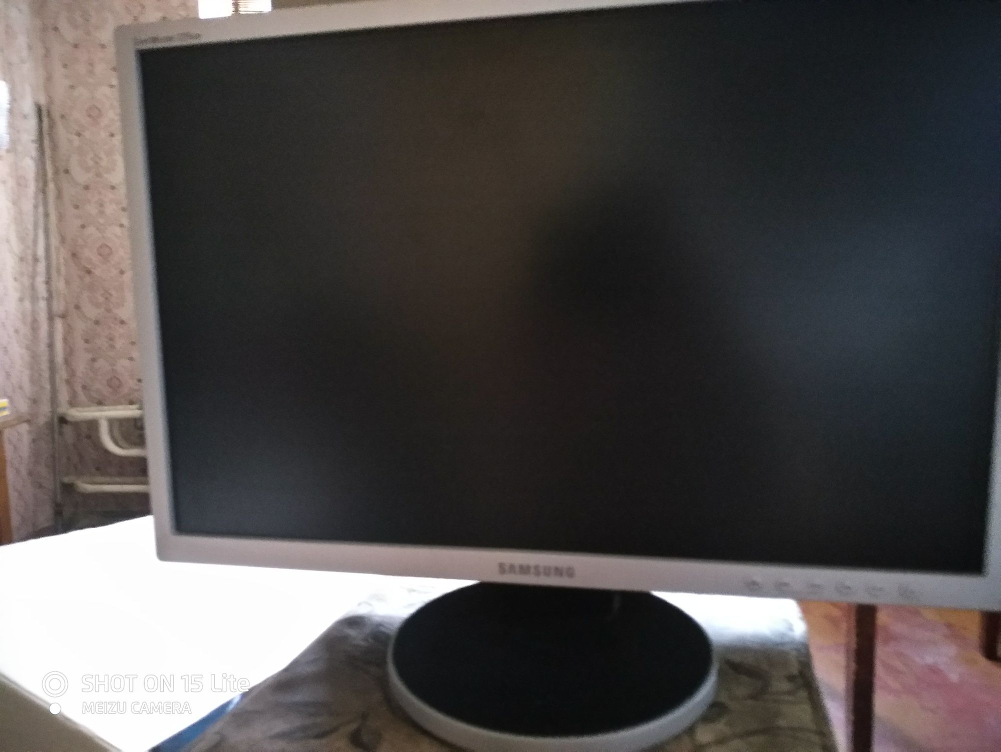 Продам монитор б/у SAMSUNG Sync Master 225BW, 22" в рабочем состоянии
