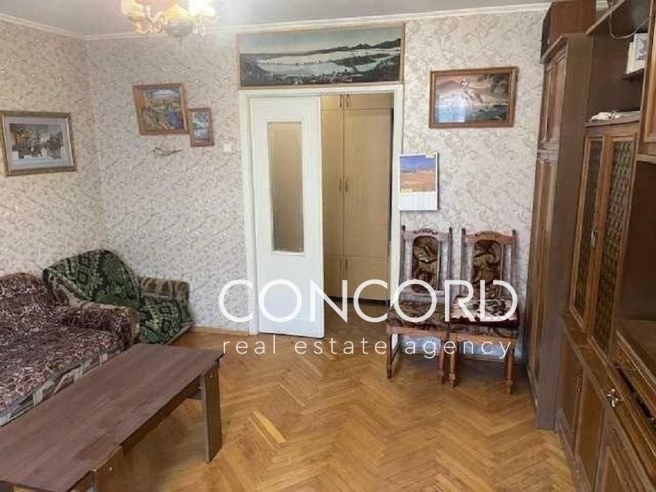 Чоколовка, Антонова вул., 11. Соломʼянський р-н