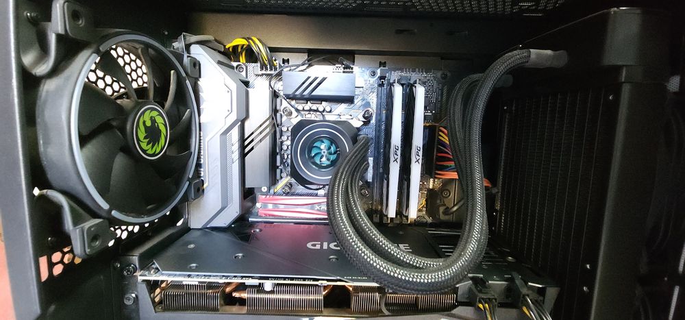 Vendo Torre Gaming em Muito bom estado