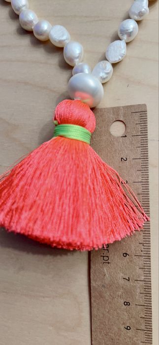 Fio em perolas cim tassel cor de laranja fluorescente