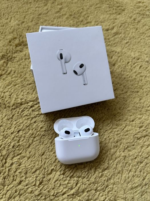 Apple  AirPods 3