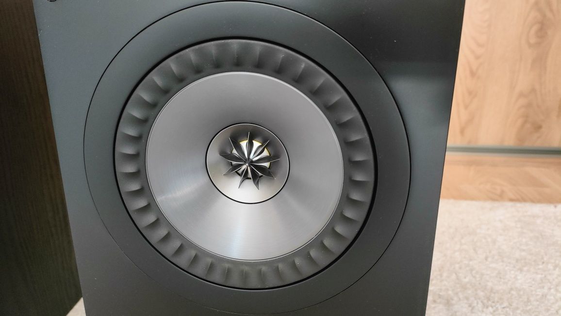 Głośniki kolumny KEF Q300