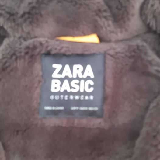 Zara - ciepła kurtka na kożuszku rozmiar S