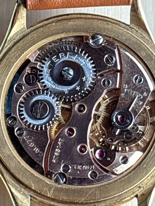 Cortebert antigo a corda