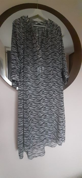 Sukienka o kroju tuniki Zara