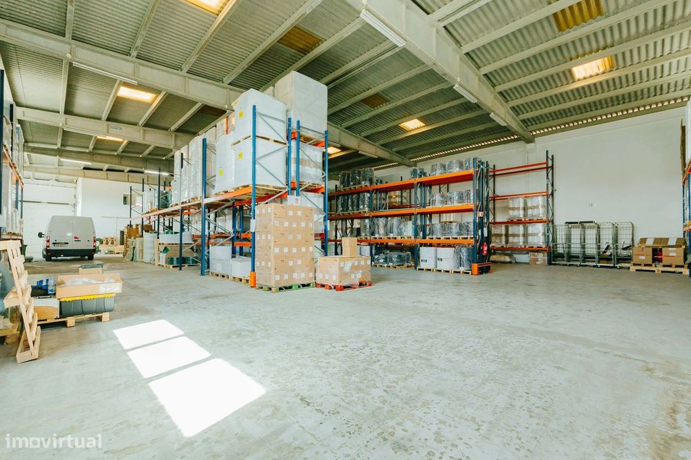 Armazém na Urbanização industrial Quinta dos Machados, Moita