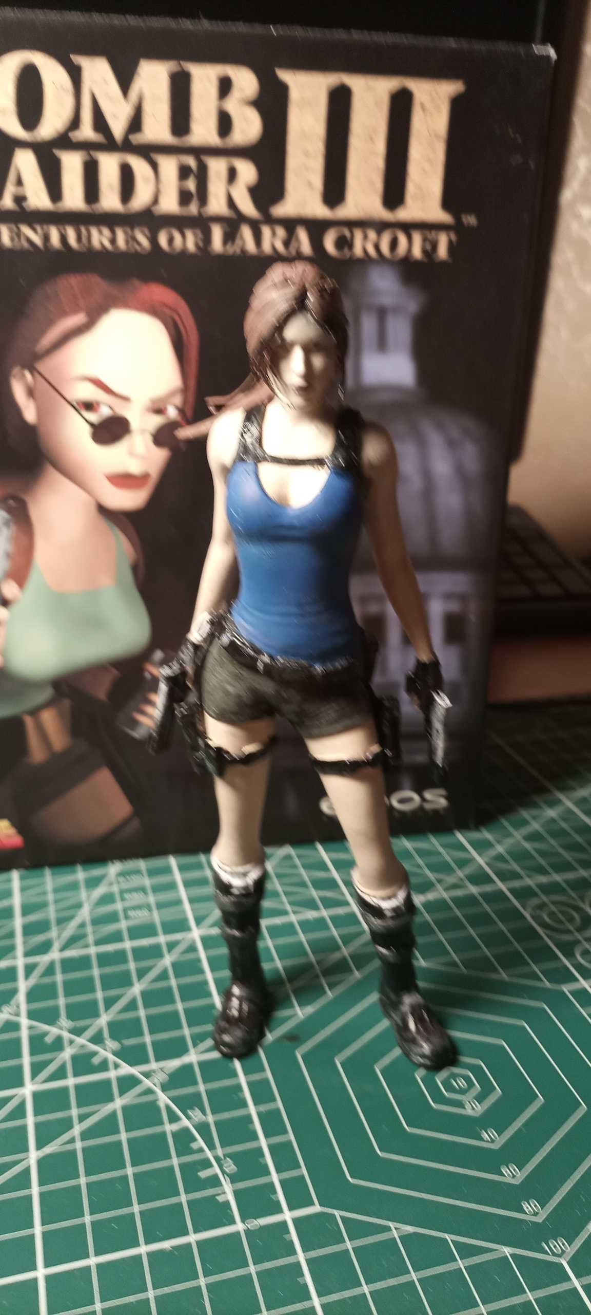 Figurka Lara Croft Tomb Raider