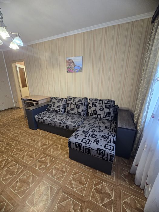 Сдам 2х комнатную у входа в метро Салтовская