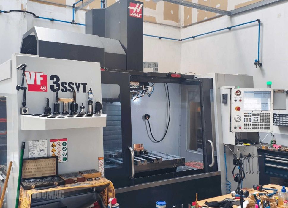 HAAS VF-3SSYT z HRT 210 4X – 2018, 4 osie, centrum obróbcze CNC