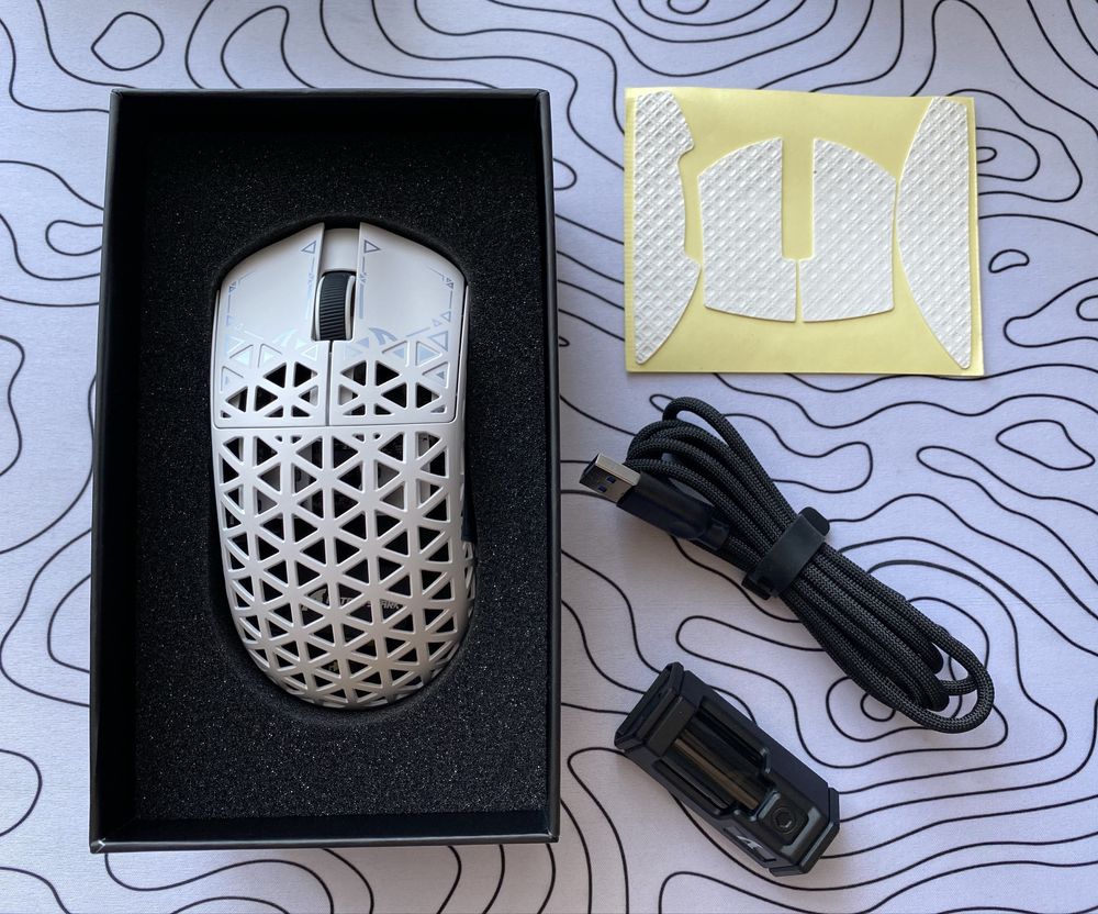 Нова карбонова мишка Attack Shark R5 Ultra PAW 3950MAX
