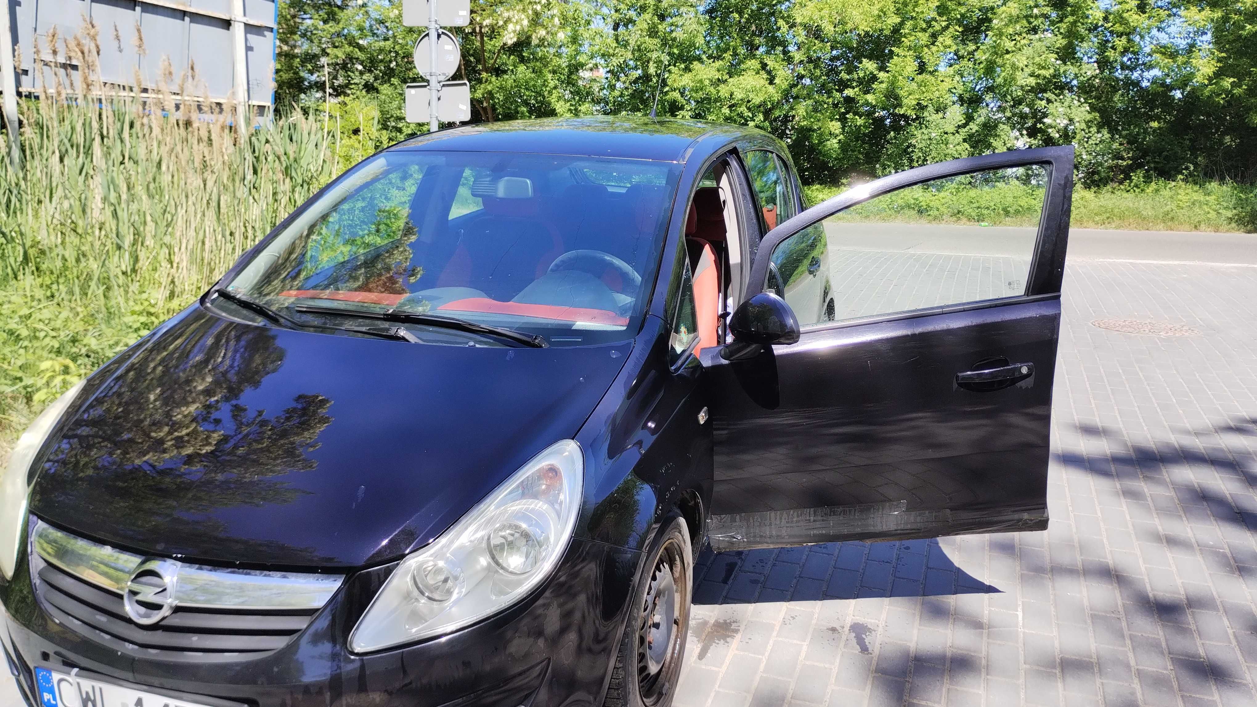 Opel CORSA 1.4 kolor czarny 2009