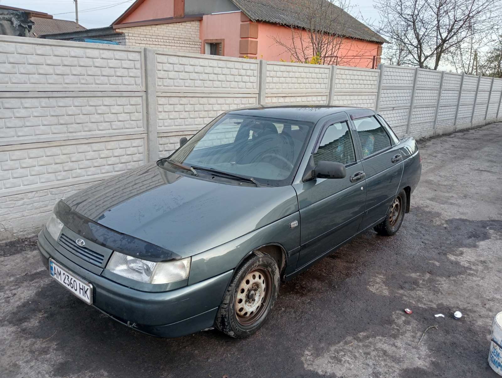 Автомобіль Lada 2110